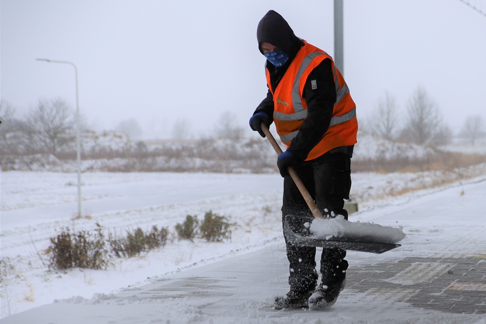 Gladheidsbestrijding bij Koonstra, sneeuw ruimen Gladheidsbestrijding bij Koonstra, sneeuw ruimen