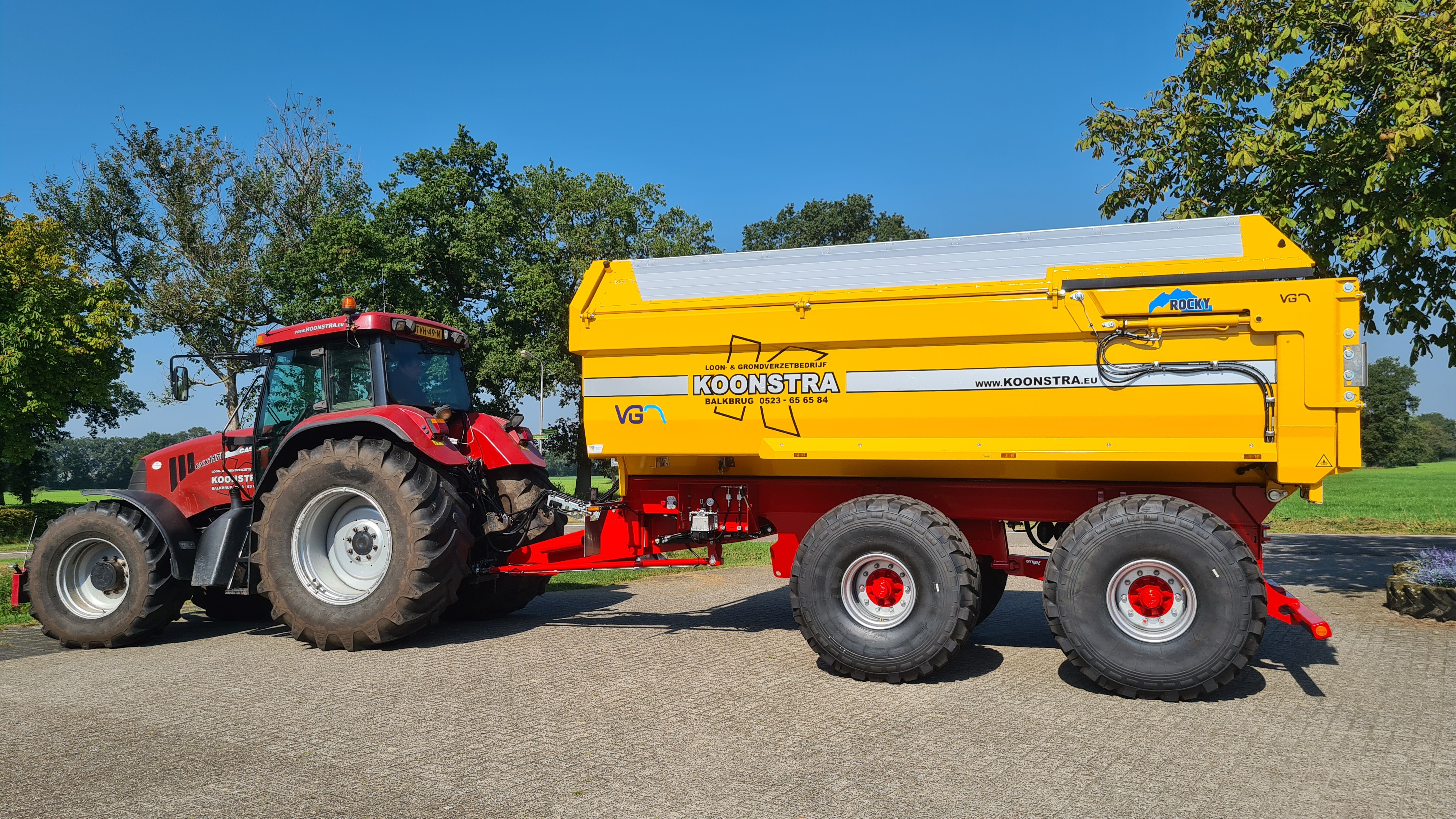 Twee nieuwe VGM dumpers zijn geleverd.