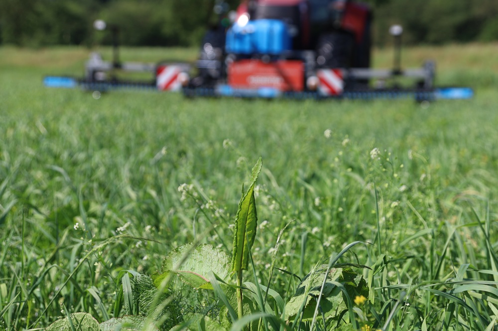 Loonbedrijf Koonstra spotsprayer RXF600